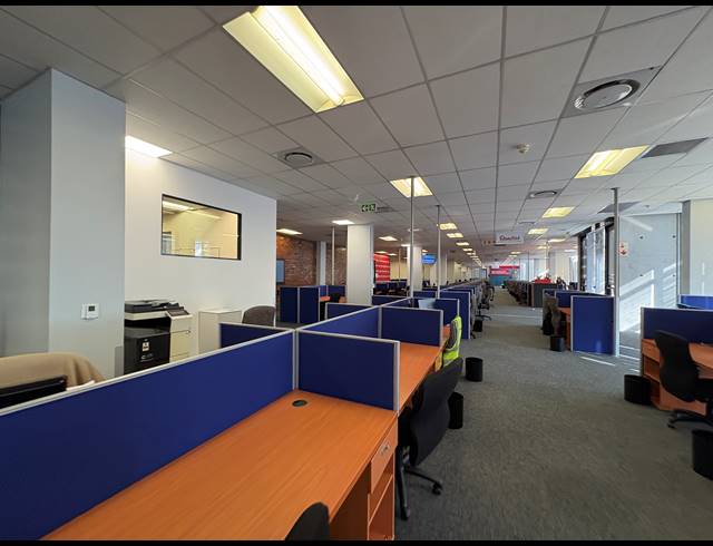 1,587M² OFFICE TO LET IN WOODSTOCK